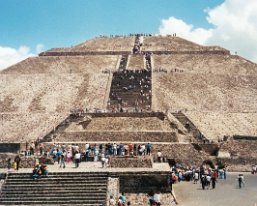 2000-10 Mexico City (11) 2000 - Teotihuacán - Pyramid of the Sun