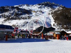 IONX0016 - 2 minutes of run 2013-12 - Skiing La Face, Val d'Isere, France